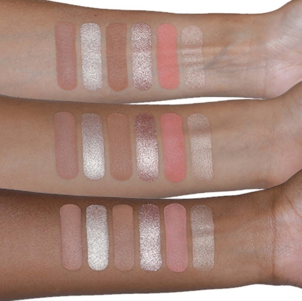🆕 True + Luscious Lucky Glow Bronze and Highlight Palette